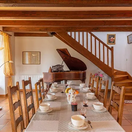 Gite Clos Du Prince, Piscine Privee 4 Etoiles * Saint-Vincent-Rive-dʼOlt